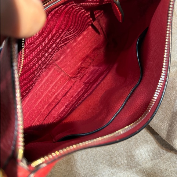 PRADA Vitello Phenix Red Shoulder Bag - Pre-loved - Picture 13 of 16